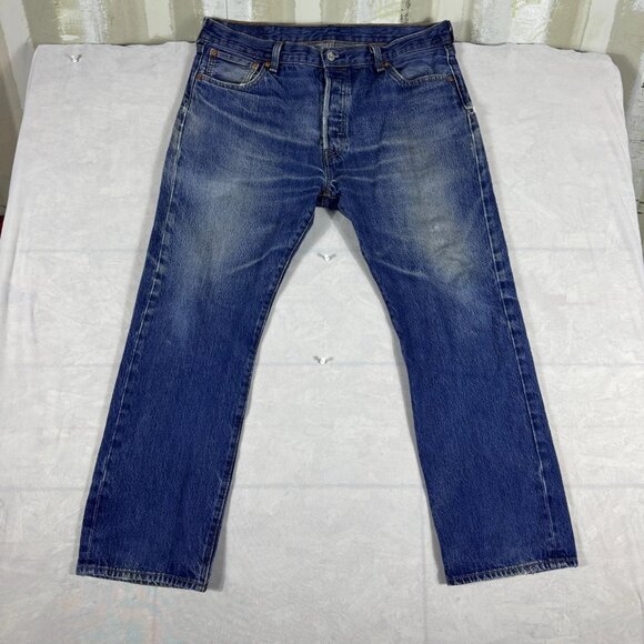 Levi's 501 Mens Straight Leg Jeans Blue Denim Faded 5-Pocket Outdoor Size 36x29 - Picture 1 of 16